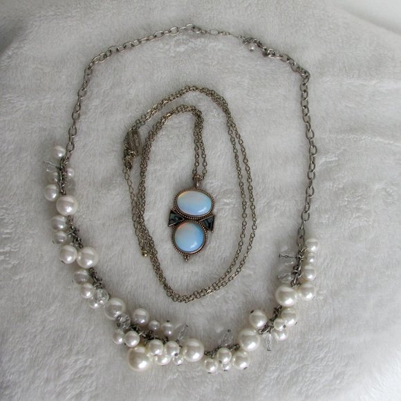 AEO Two Necklaces Faux Moonstone Pendant Necklace and Faux Pearl Choker - Picture 1 of 8